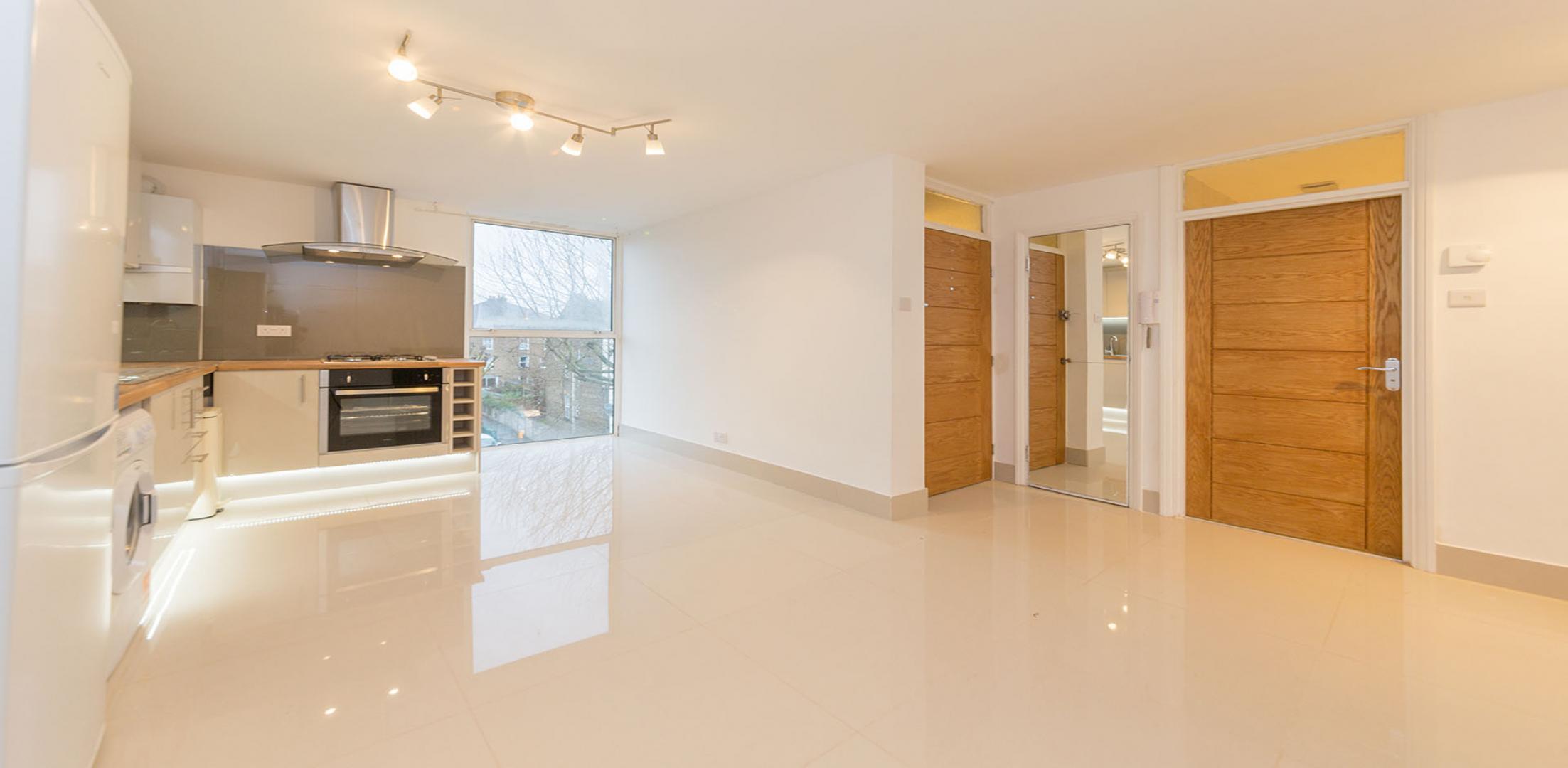 			LET, 2 Bedroom, 1 bath, 1 reception Flat			 Brondesbury Villas, KILBURN